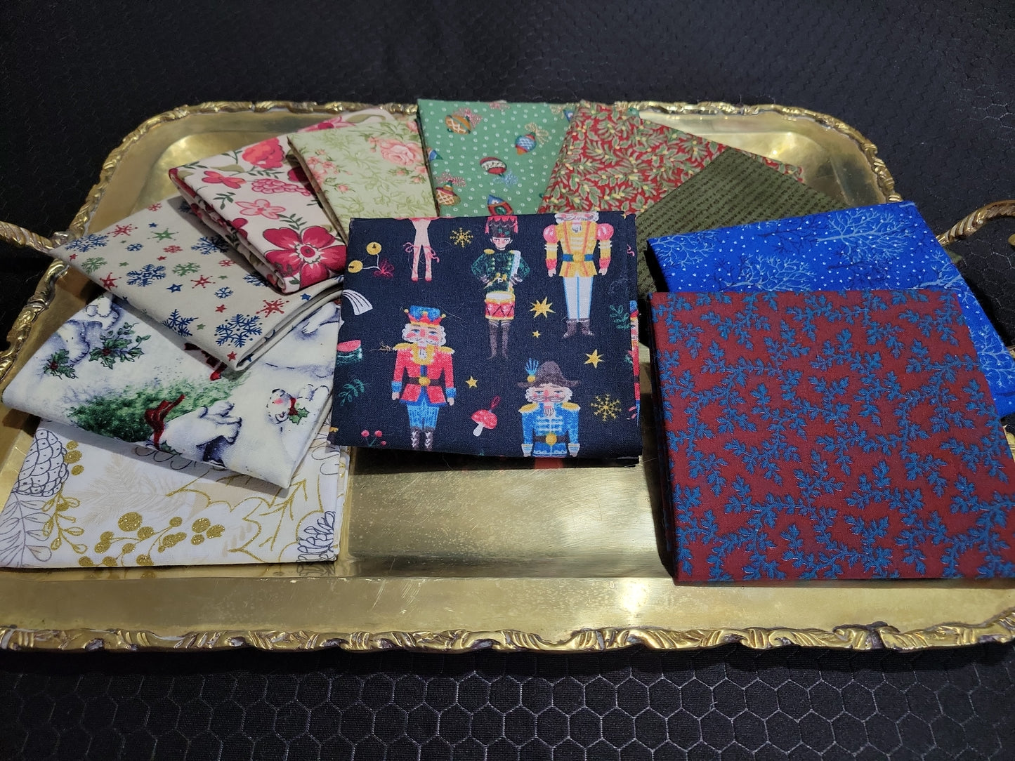 Fat Quarter Bundle 11pcs - Mistletoe Mischief